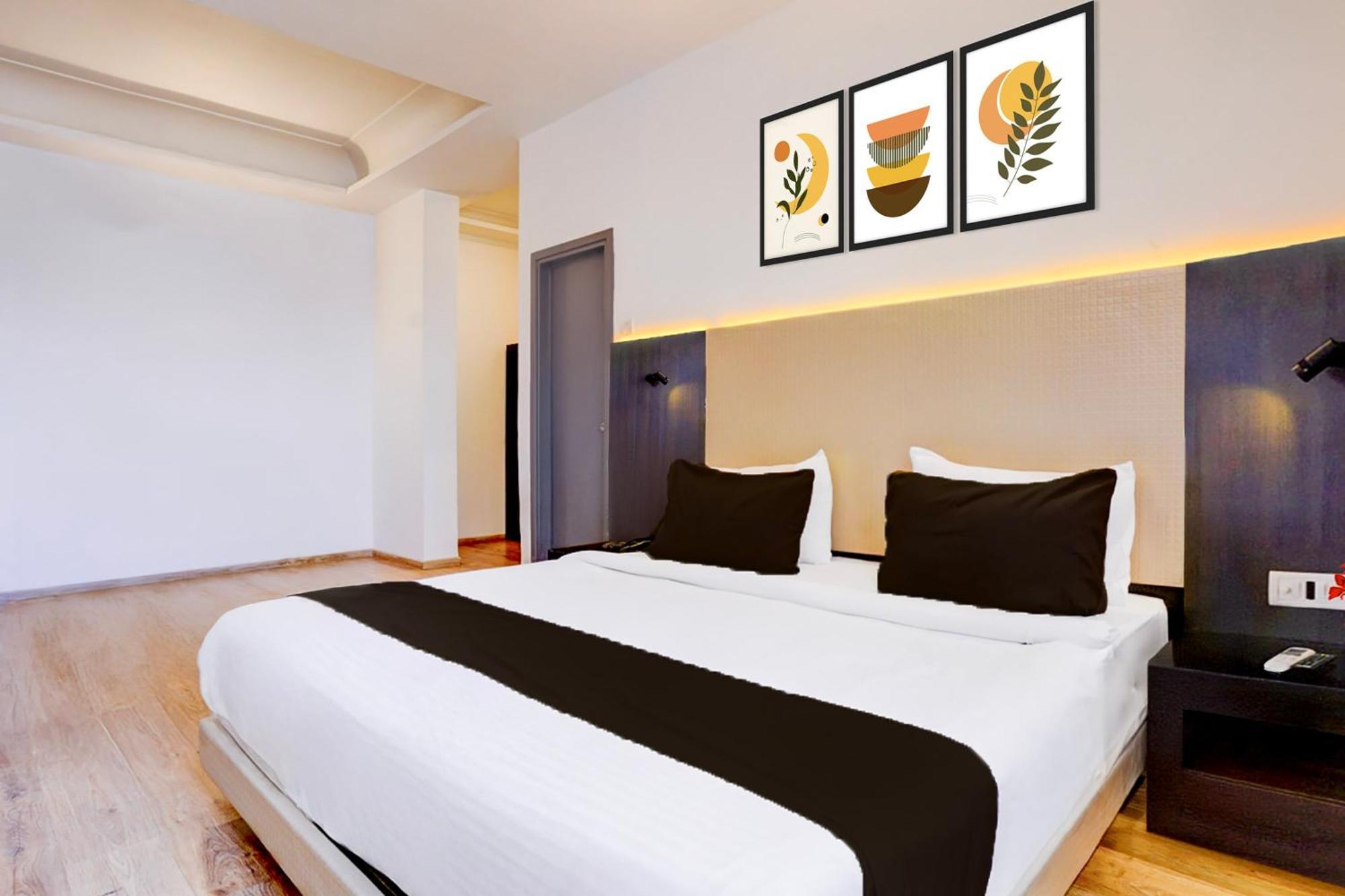 Super Townhouse Bombay Exhibition Centre Goregaon ภายนอก รูปภาพ