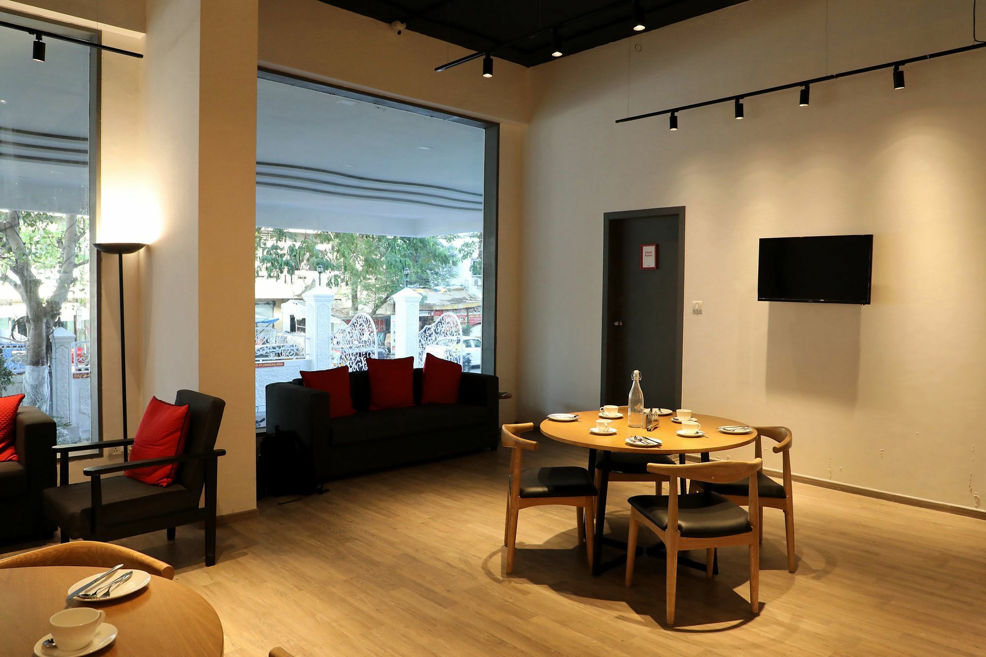 Super Townhouse Bombay Exhibition Centre Goregaon ภายนอก รูปภาพ
